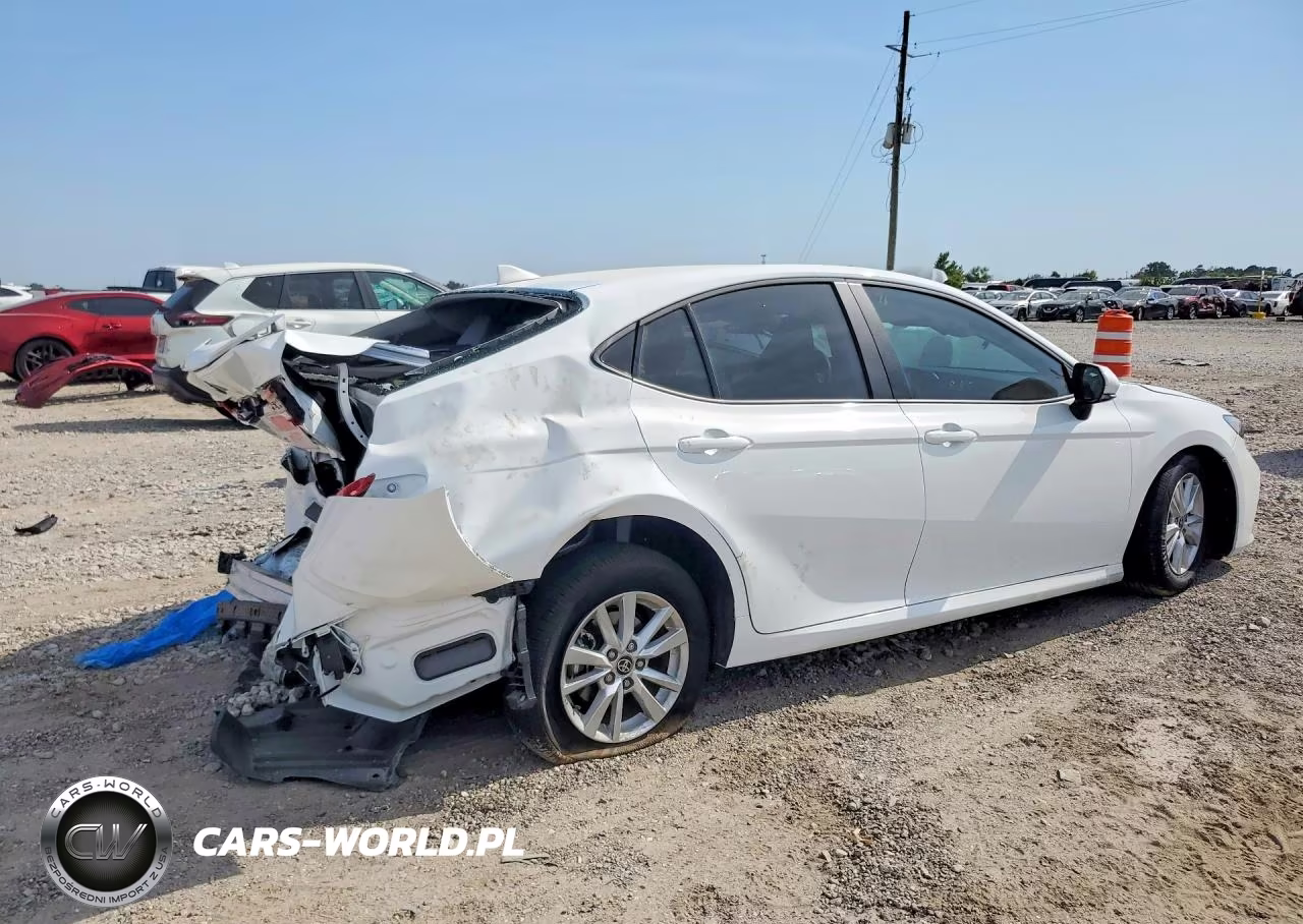 2026 Toyota Camry Le VIN:4T1DAACK1TU263432 - 3