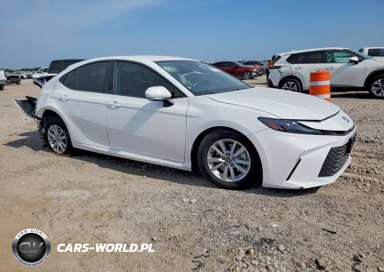 2026 Toyota Camry Le VIN:4T1DAACK1TU263432 - 4
