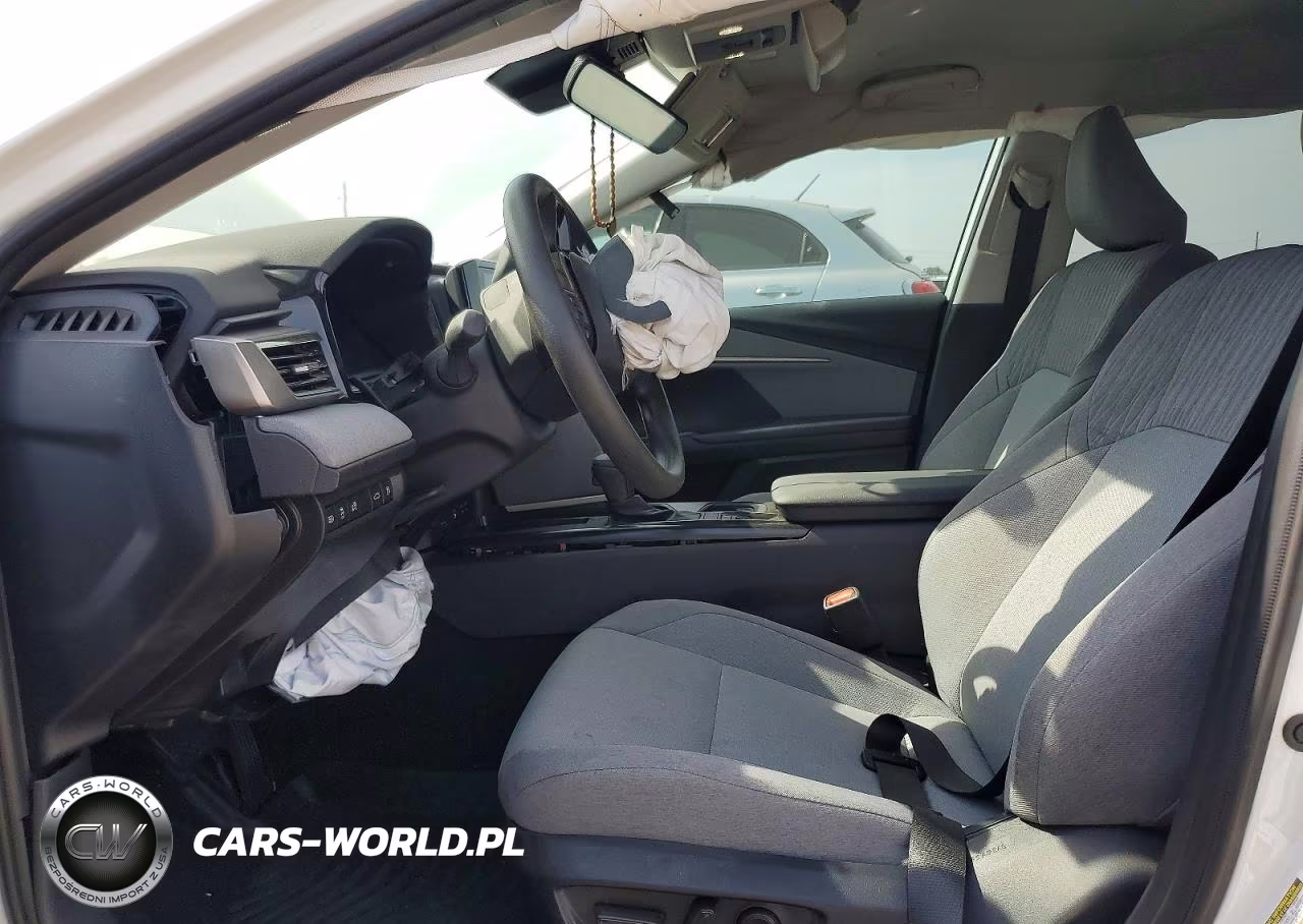 2026 Toyota Camry Le VIN:4T1DAACK1TU263432 - 7