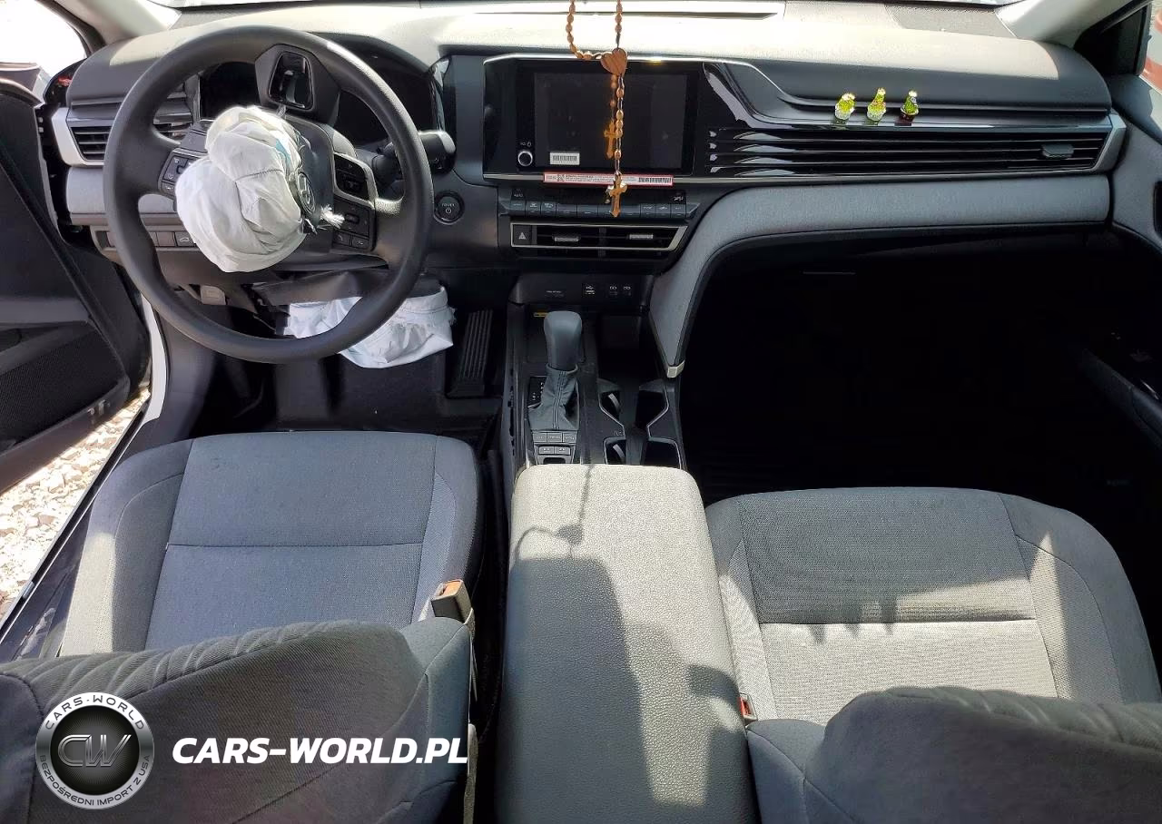 2026 Toyota Camry Le VIN:4T1DAACK1TU263432 - 8