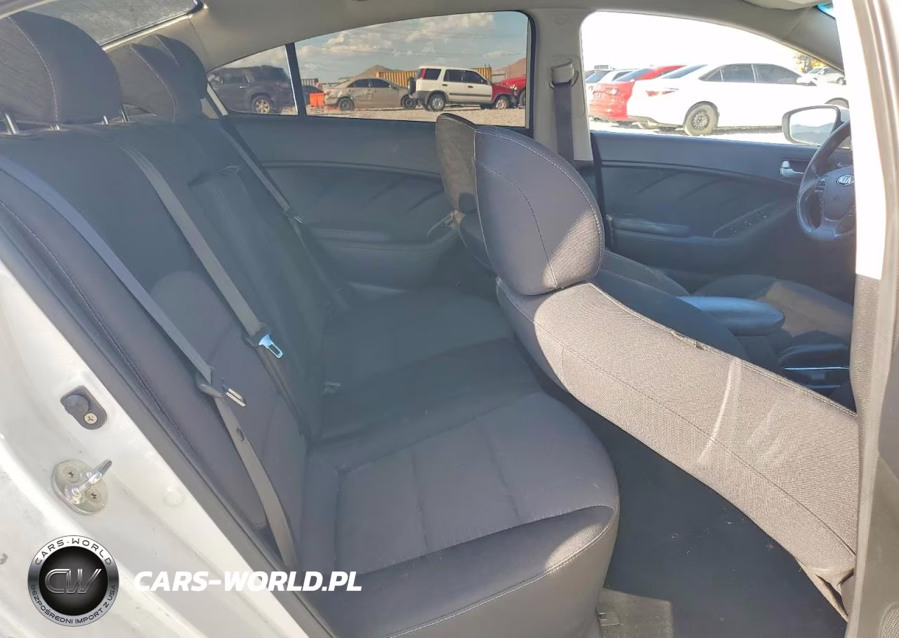 2018 Kia Forte Lx VIN:3KPFL4A75JE224703 - 10