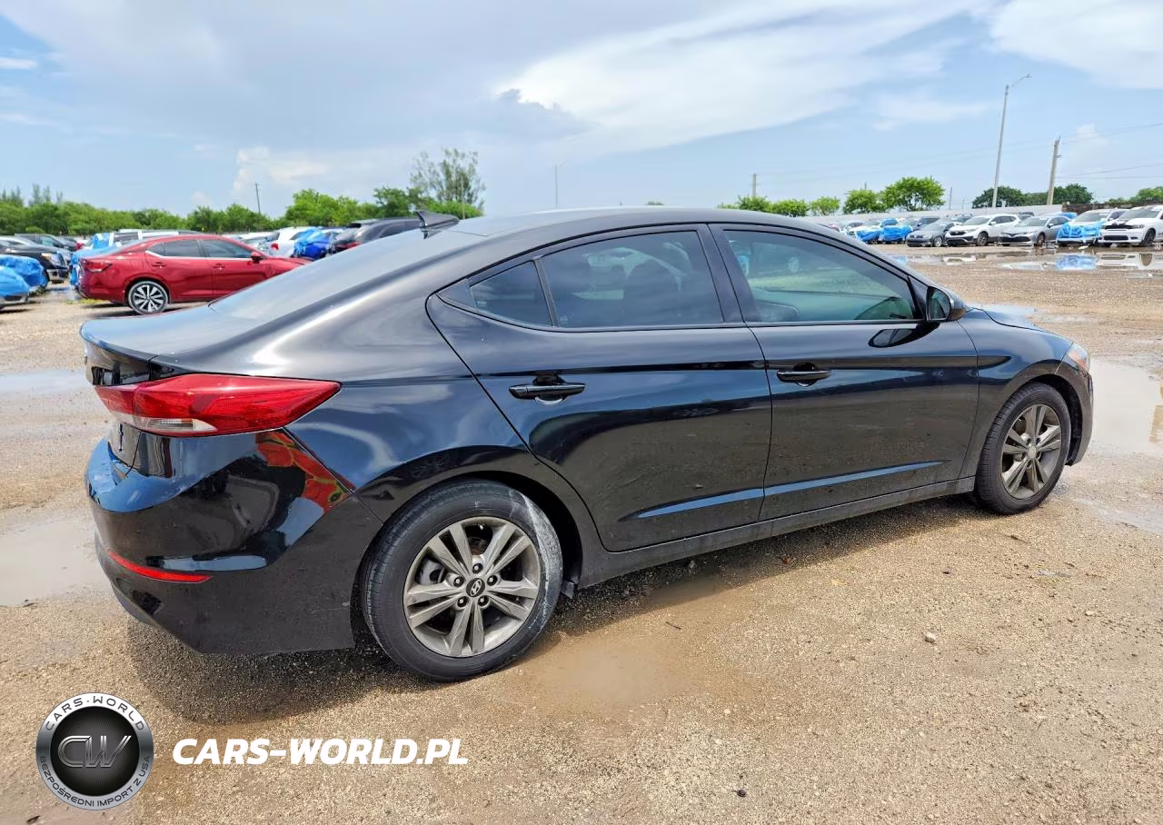2018 Hyundai Elantra Sel VIN:5NPD84LF0JH304791 - 3