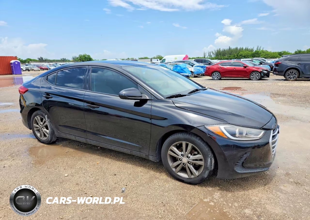 2018 Hyundai Elantra Sel VIN:5NPD84LF0JH304791 - 4