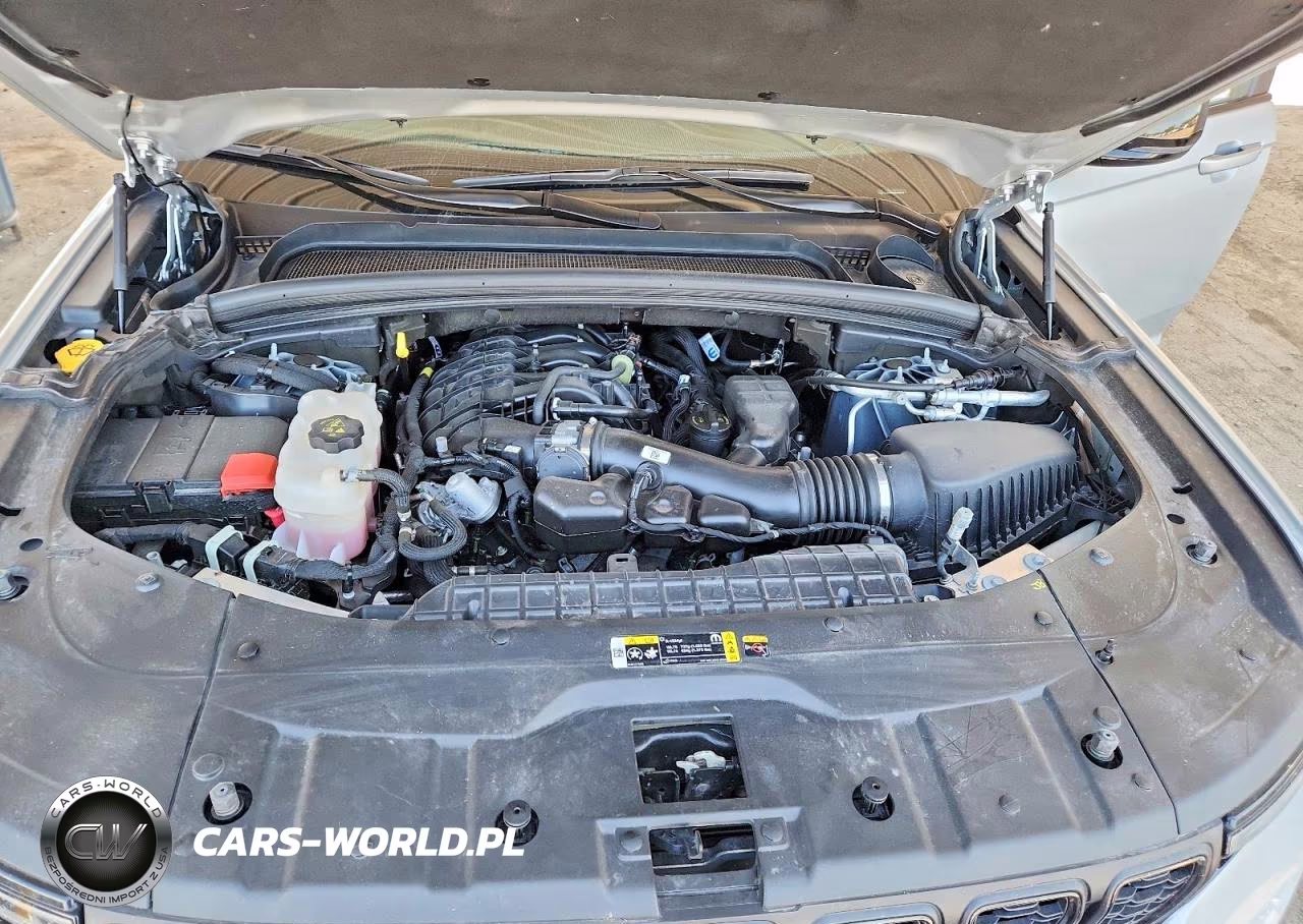 2024 Jeep Grand Cherokee Laredo VIN:1C4RJHAGXR8589619 - 12