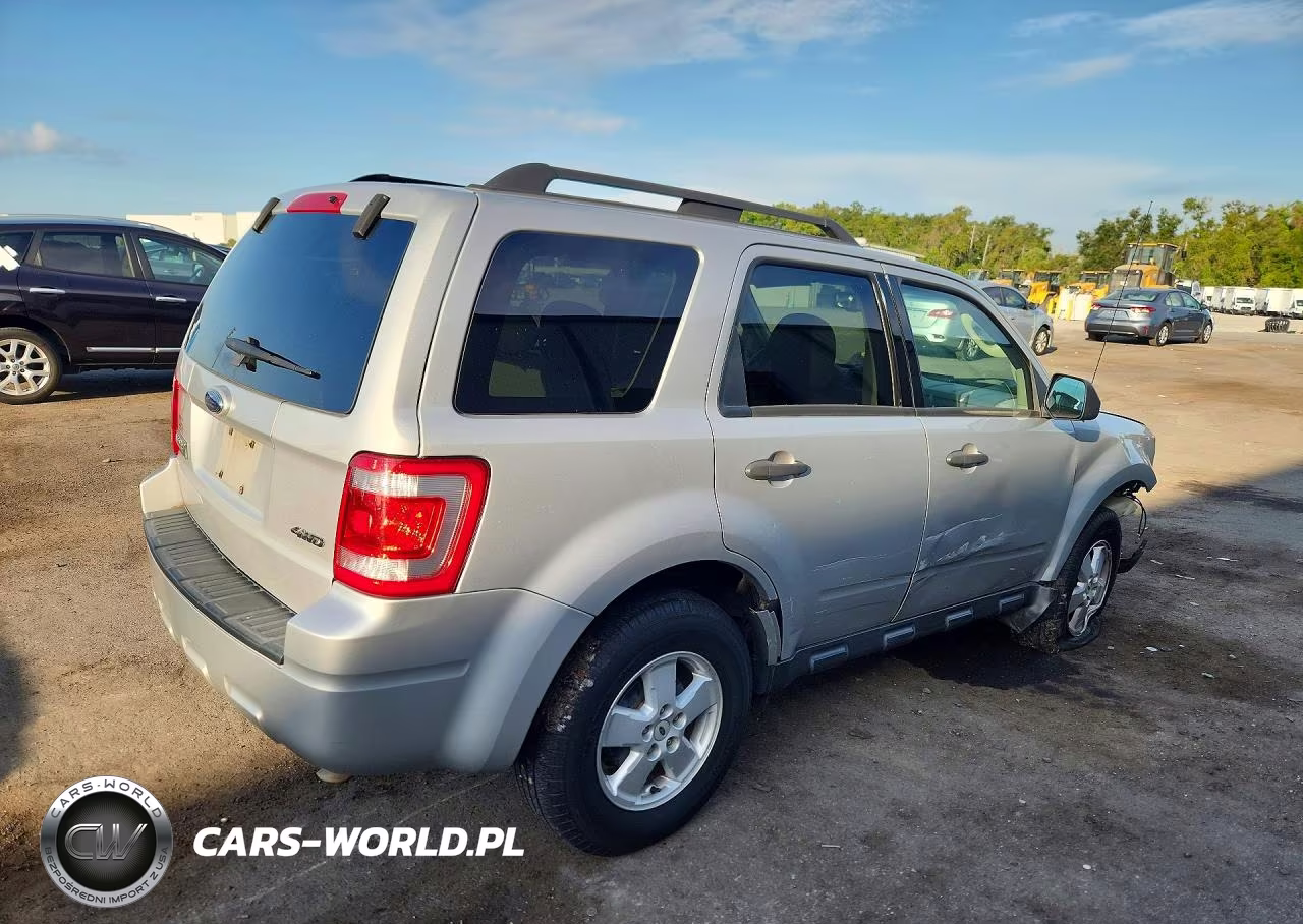 2009 Ford Escape Xlt VIN:1FMCU93709KD11889 - 3