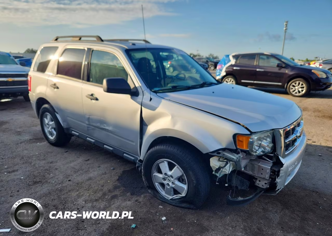 2009 Ford Escape Xlt VIN:1FMCU93709KD11889 - 4