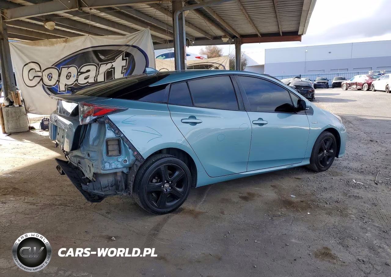 2016 Toyota Prius Three Touring VIN:JTDKARFU8G3008652 - 3