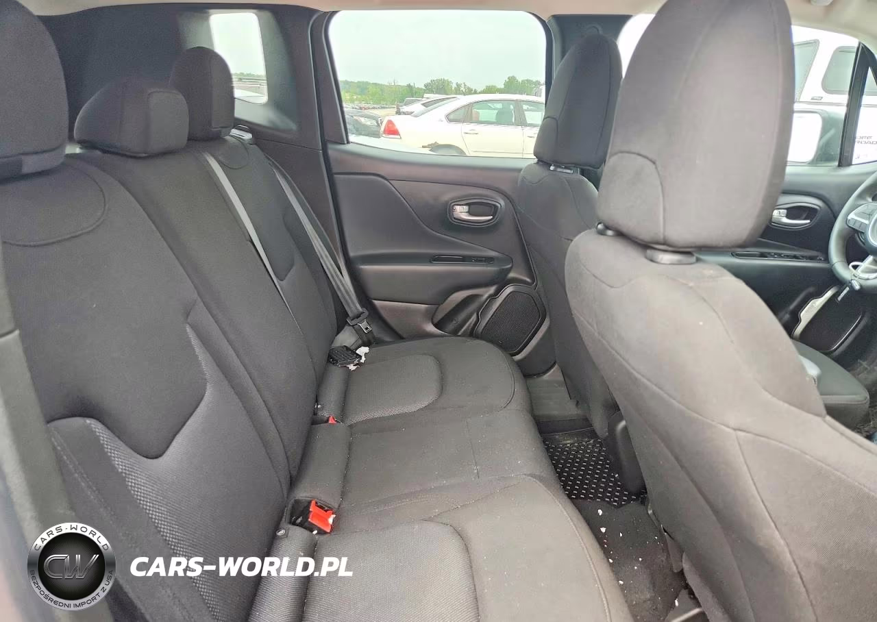 2023 Jeep Renegade Latitude VIN:ZACNJDB10PPP65842 - 10