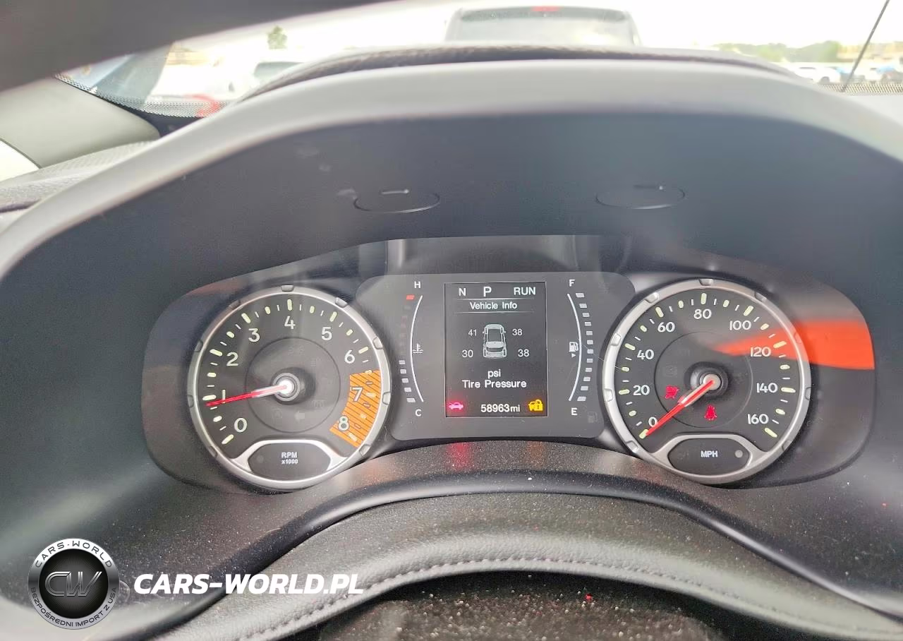 2023 Jeep Renegade Latitude VIN:ZACNJDB10PPP65842 - 9