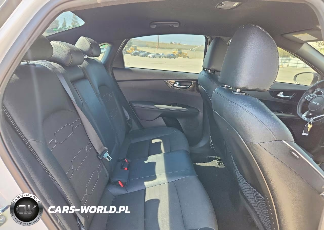 2023 Kia Forte Gt Line VIN:3KPF54AD1PE672199 - 10