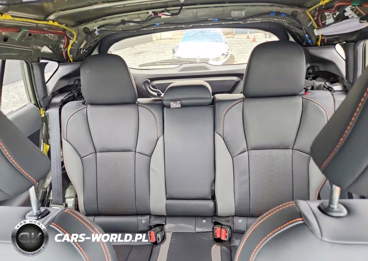 2024 Subaru Crosstrek Limited VIN:4S4GUHM64R3825496 - 10