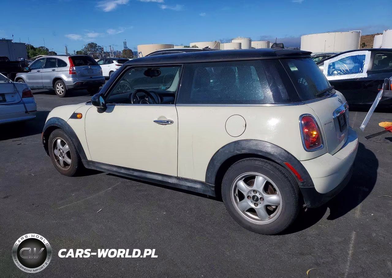 2009 Mini Cooper VIN:WMWMF33539TW70675 - 2