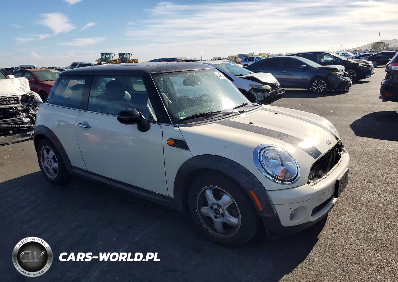 2009 Mini Cooper VIN:WMWMF33539TW70675 - 4