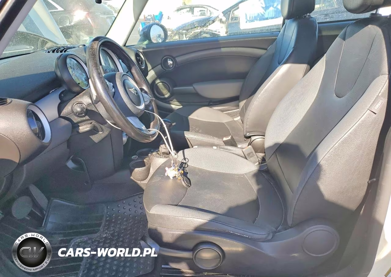 2009 Mini Cooper VIN:WMWMF33539TW70675 - 7