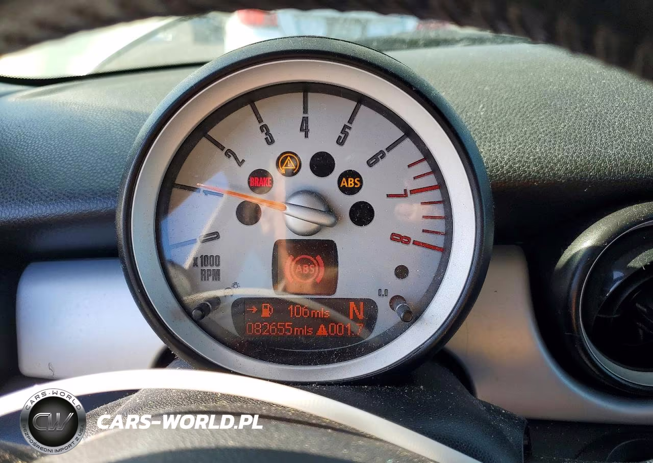 2009 Mini Cooper VIN:WMWMF33539TW70675 - 9