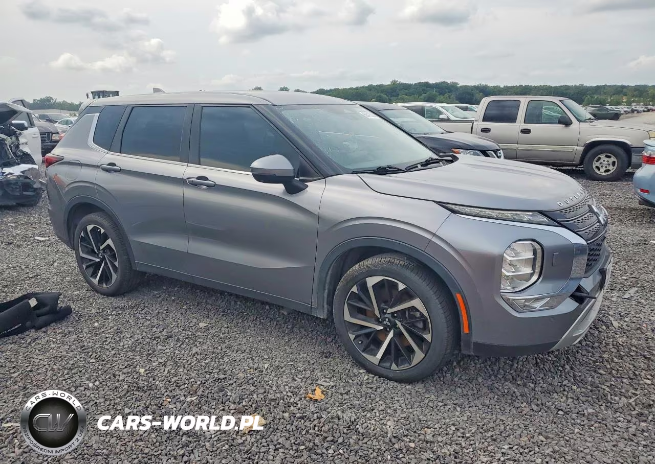 2023 Mitsubishi Outlander Se VIN:JA4J4UA85PZ011807 - 4