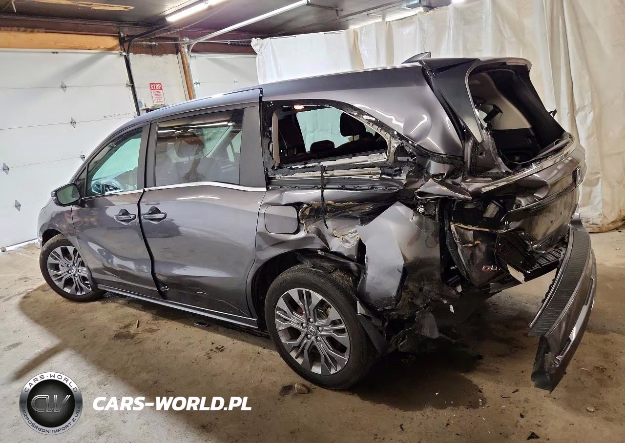2026 Honda Odyssey Touring VIN:5FNRL6H8XTB023870 - 2