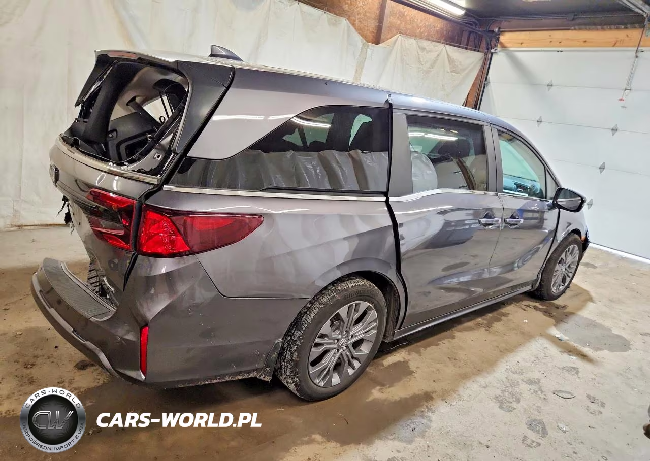 2026 Honda Odyssey Touring VIN:5FNRL6H8XTB023870 - 3
