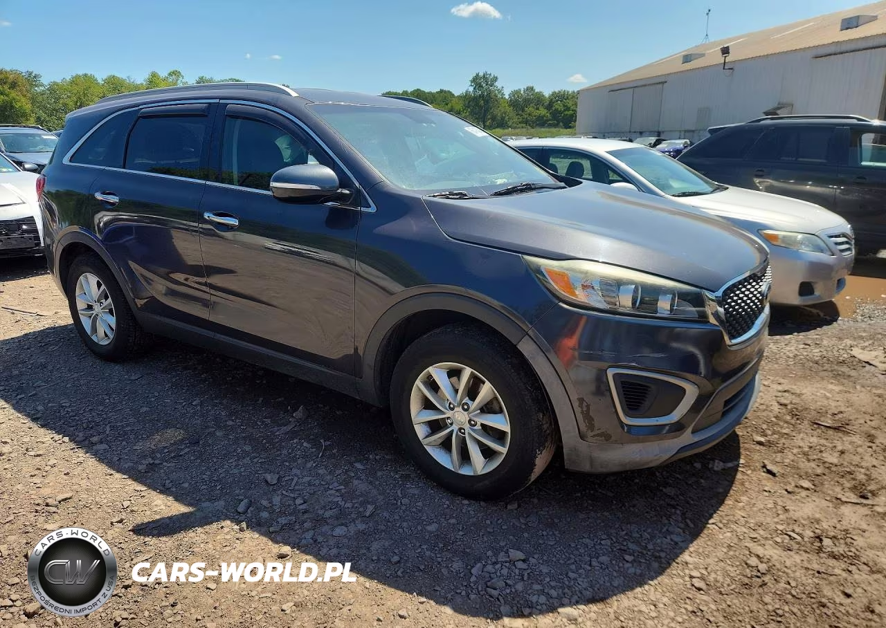 2017 Kia Sorento Lx VIN:5XYPG4A35HG280353 - 4