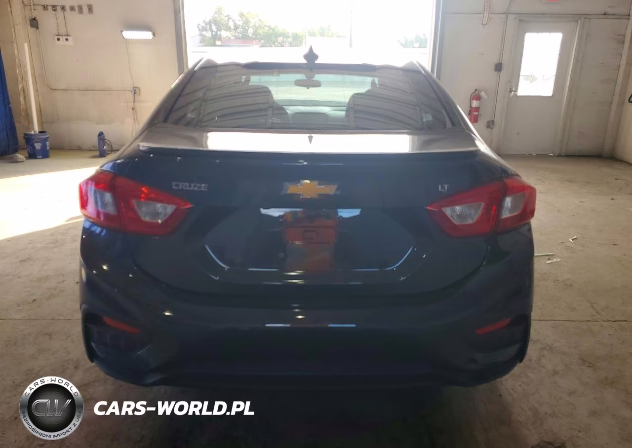 2018 Chevrolet Cruze Lt VIN:1G1BE5SM8J7102560 - 6
