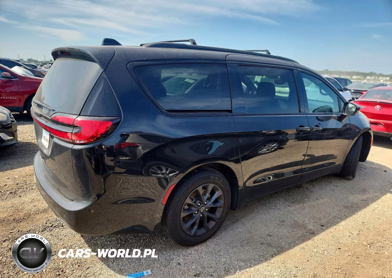 2025 Chrysler Pacifica Select VIN:2C4RC1BG8SR594196 - 3