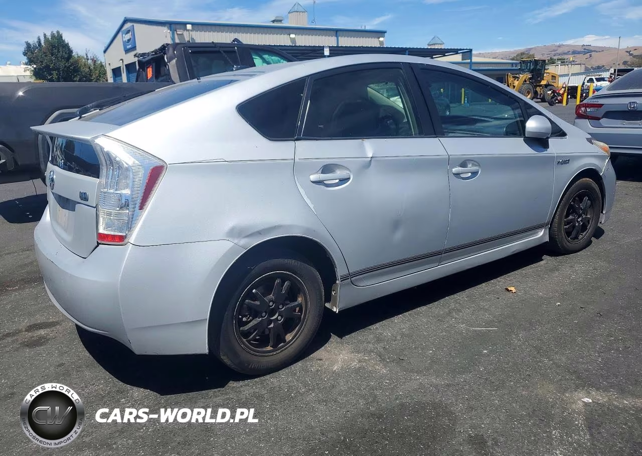 2011 Toyota Prius Two VIN:JTDKN3DU9B0268105 - 3
