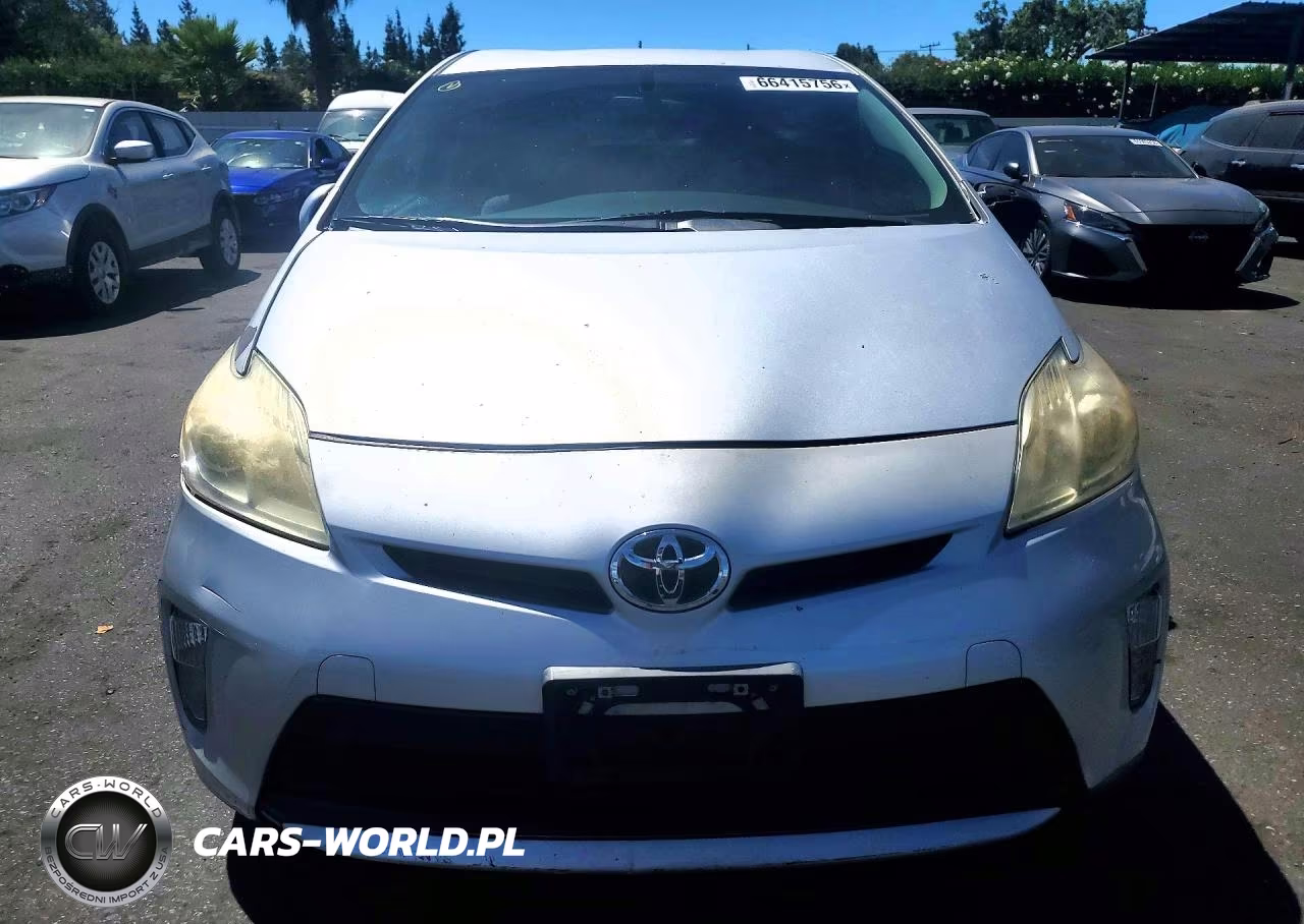 2011 Toyota Prius Two VIN:JTDKN3DU9B0268105 - 5