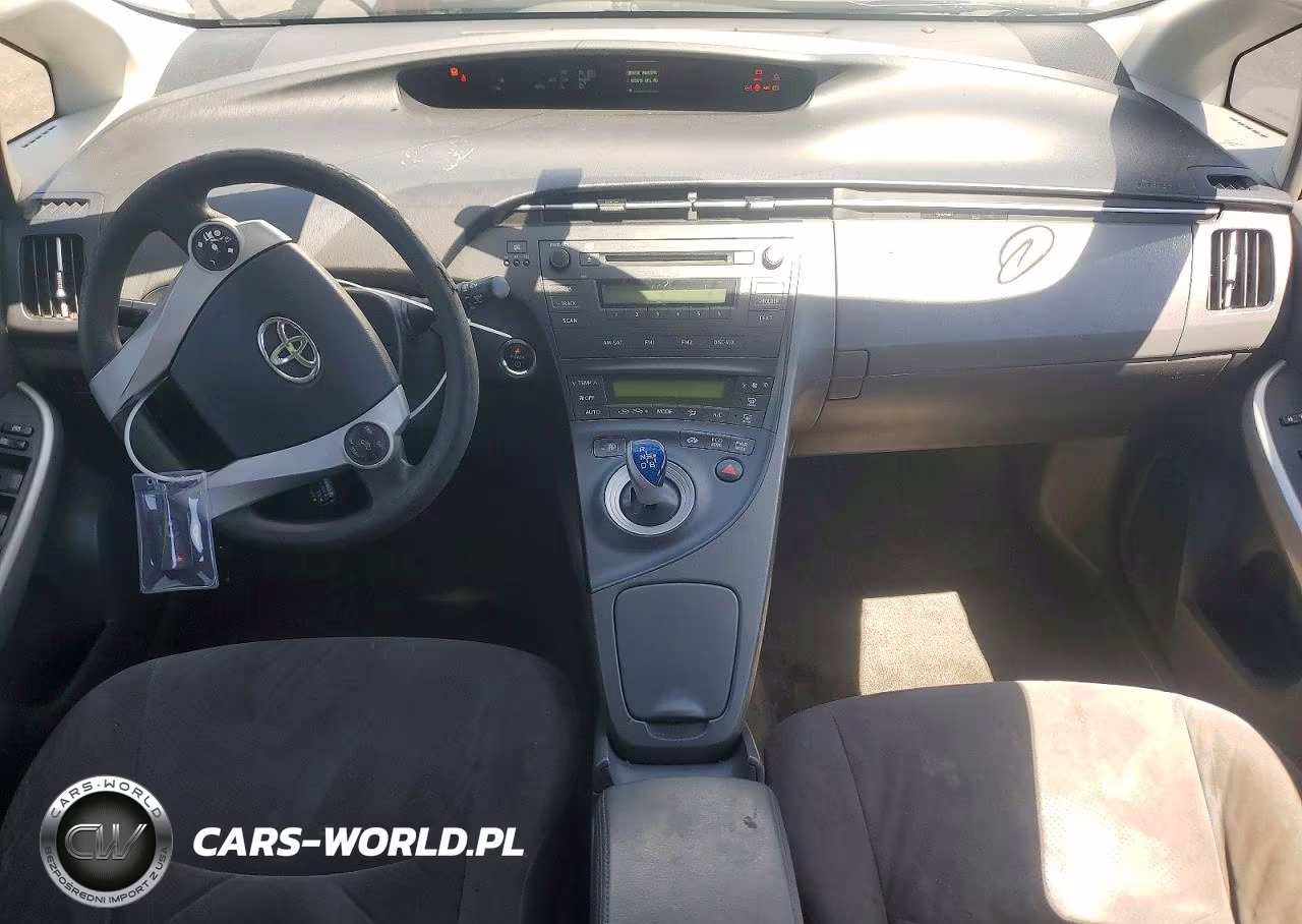 2011 Toyota Prius Two VIN:JTDKN3DU9B0268105 - 8