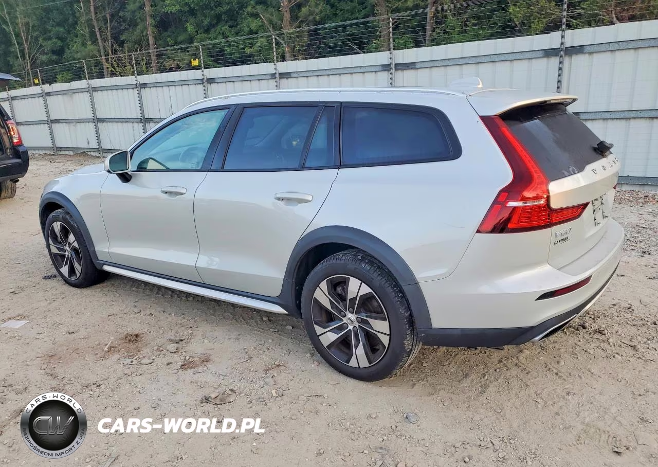 2021 Volvo V60 Cross Country T5 Momentum VIN:YV4102WK9M1069341 - 2