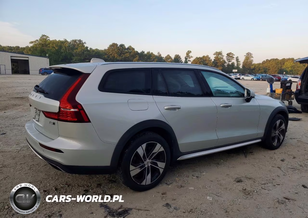 2021 Volvo V60 Cross Country T5 Momentum VIN:YV4102WK9M1069341 - 3