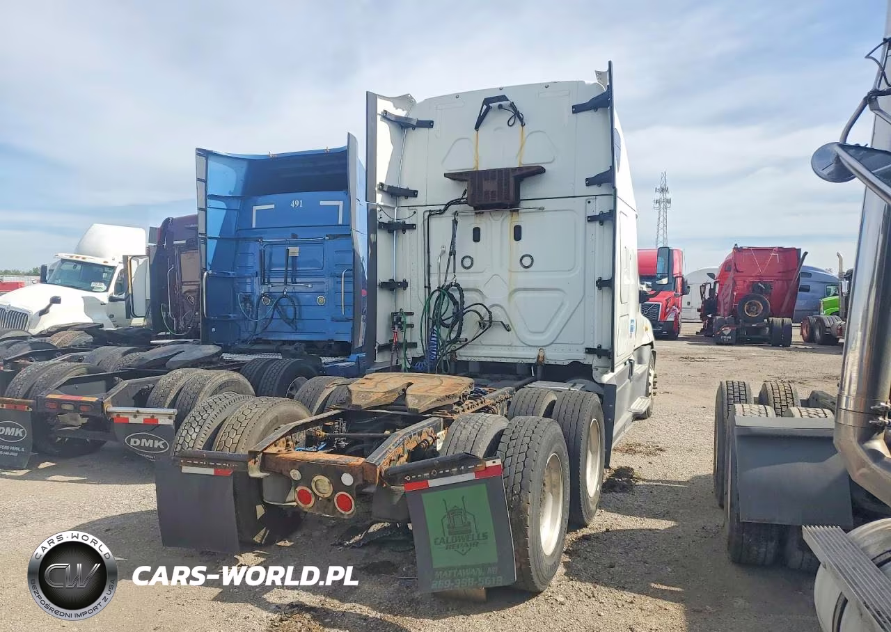 2016 Freightliner Cascadia 125 Semi Truck VIN:3AKGGLDRXGSGV7563 - 3