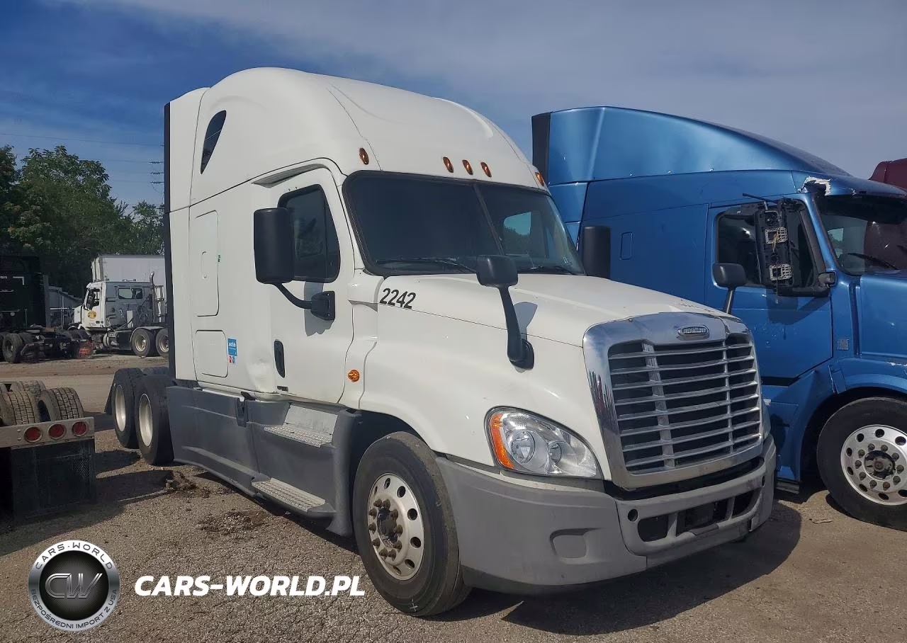 2016 Freightliner Cascadia 125 Semi Truck VIN:3AKGGLDRXGSGV7563 - 4