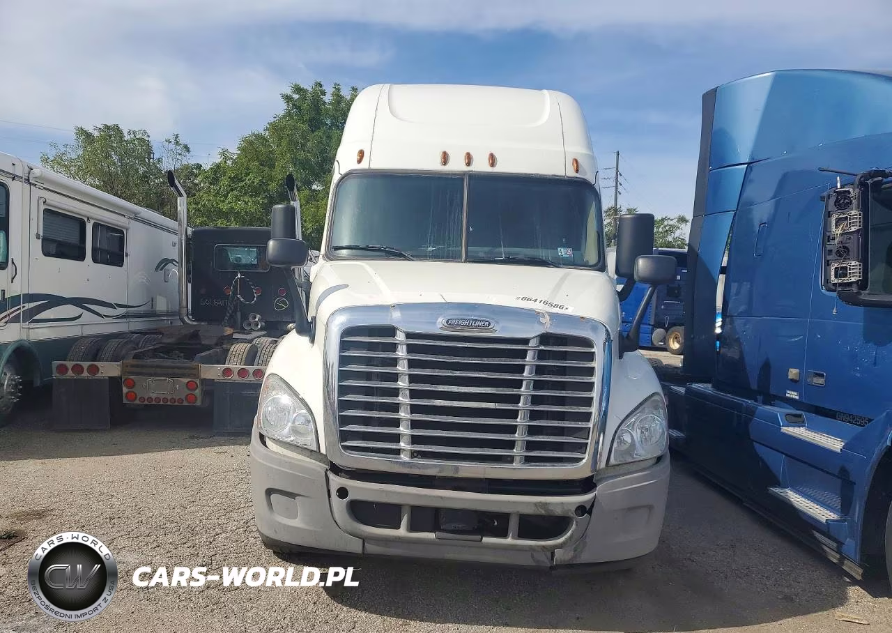2016 Freightliner Cascadia 125 Semi Truck VIN:3AKGGLDRXGSGV7563 - 5