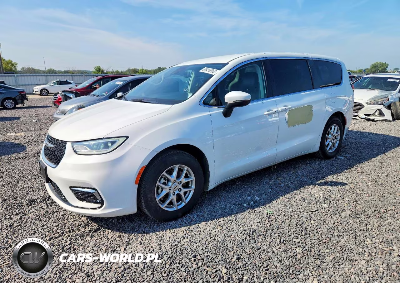 2023 Chrysler Pacifica Touring L VIN:2C4RC1BG3PR574400 - 1