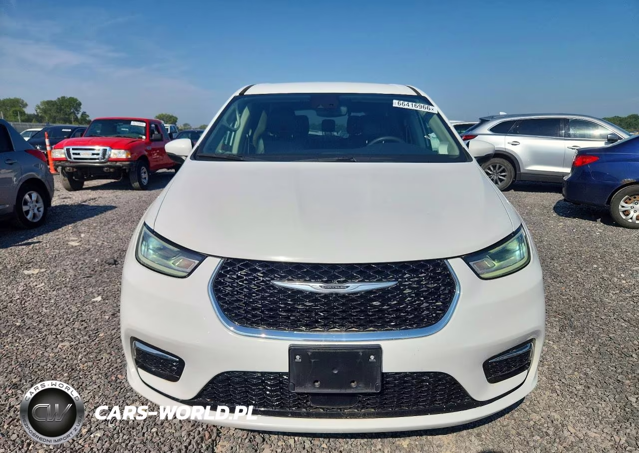2023 Chrysler Pacifica Touring L VIN:2C4RC1BG3PR574400 - 5