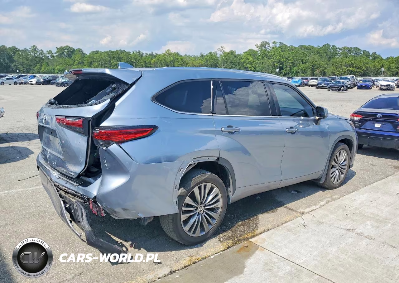 2021 Toyota Highlander Platinum VIN:5TDFZRBH8MS111440 - 3