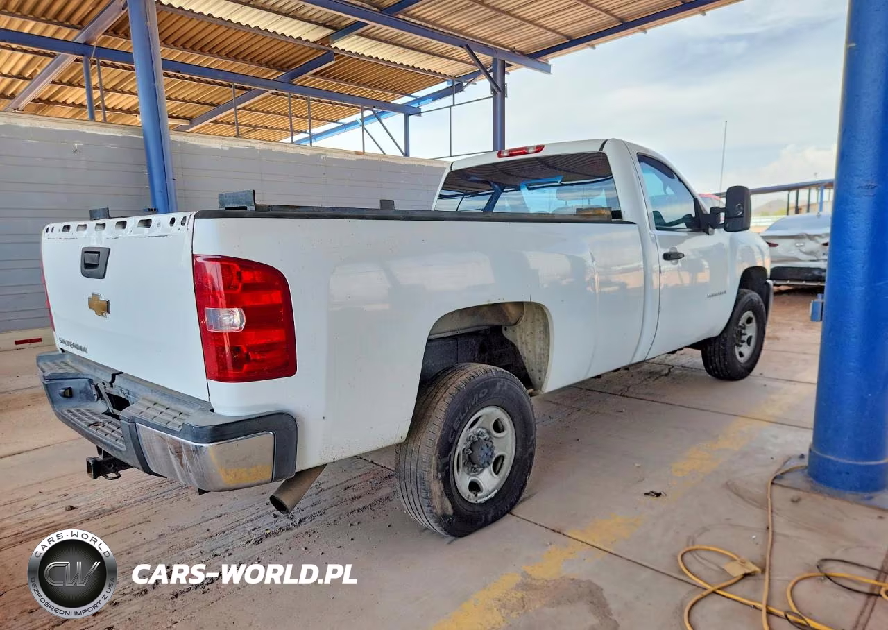 2007 Chevrolet Silverado C2500 Heavy Duty VIN:1GCHC24K67E508939 - 3