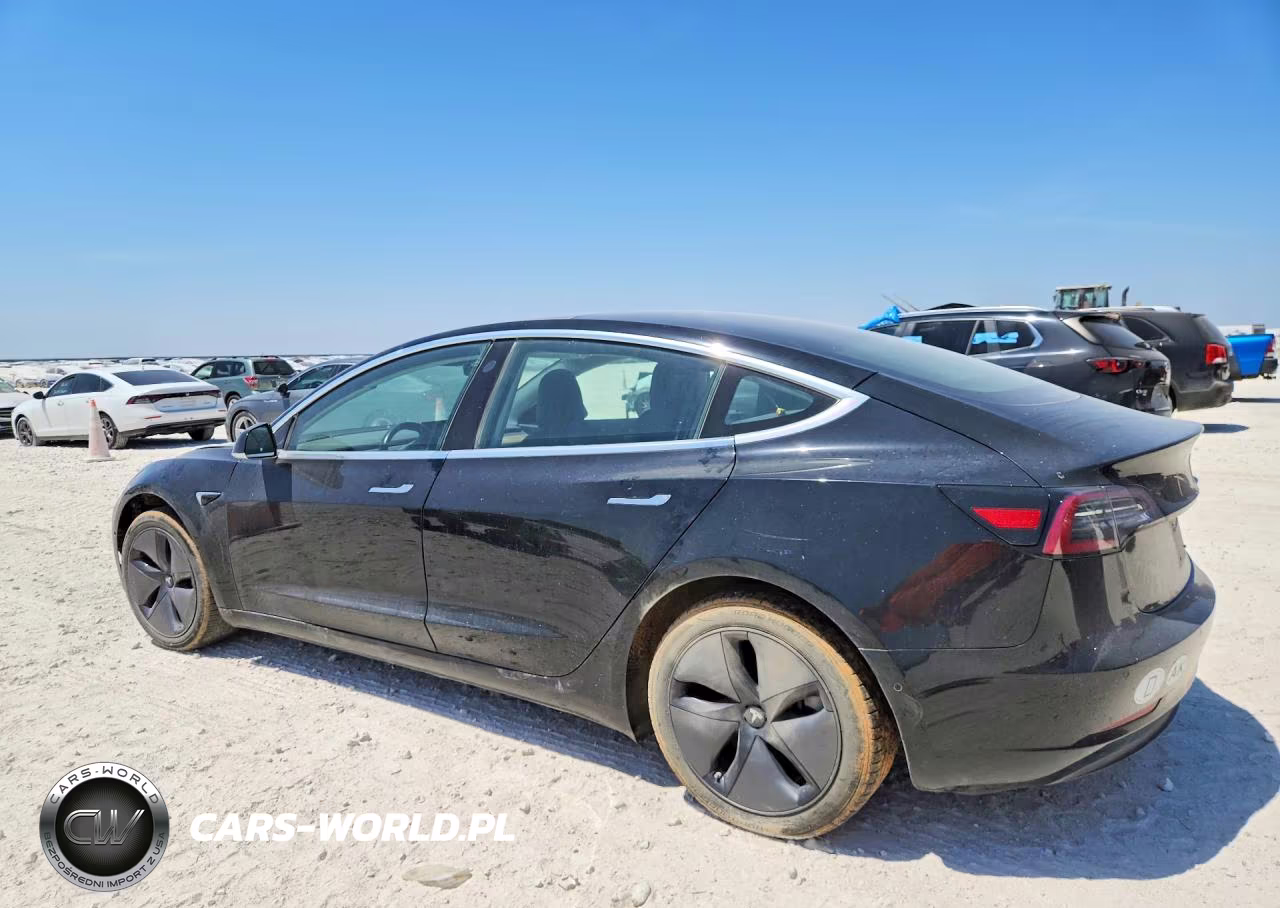 2018 Tesla Model 3 VIN:5YJ3E1EA8JF075893 - 2