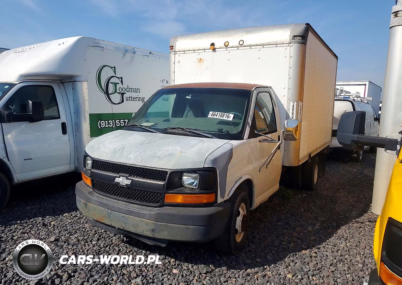 2003 Chevrolet Express Box Truck VIN:1GBHG31U331173029 - 1