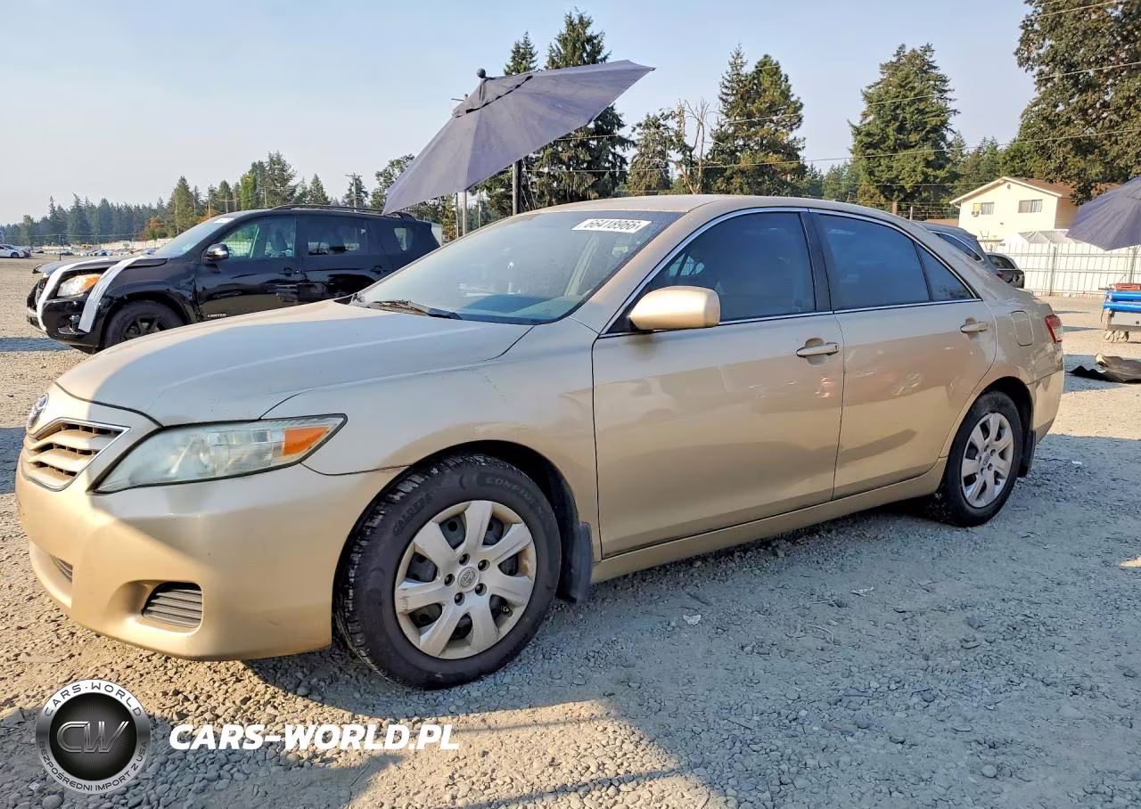 2011 Toyota Camry Le – zdjęcie 1 z 12