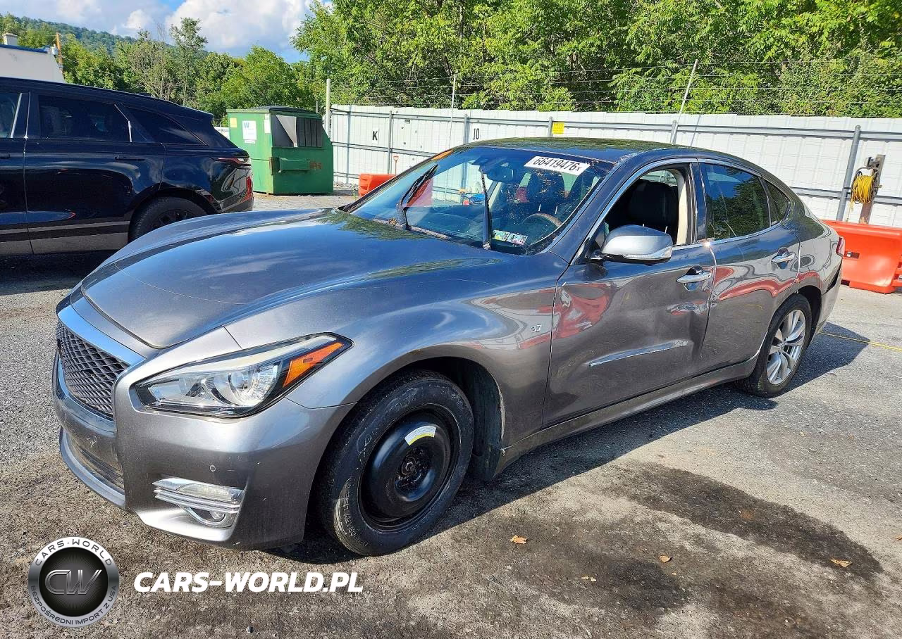 2016 Infiniti Q70 3.7