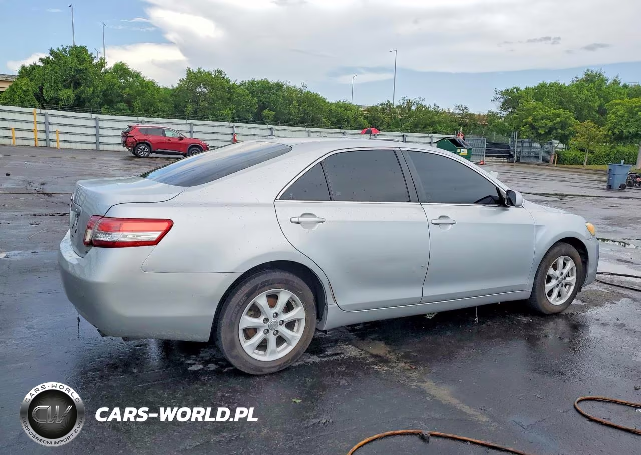 2010 Toyota Camry Le VIN:4T1BF3EK9AU042904 - 3