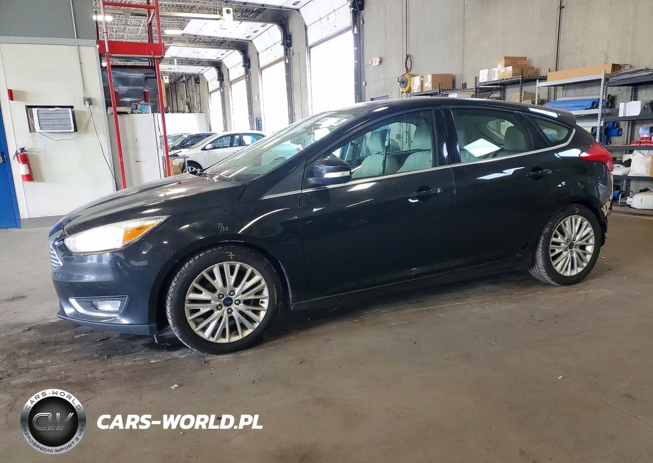 2015 Ford Focus Titanium VIN:1FADP3N22FL294071 - 1