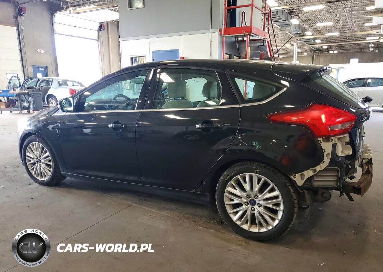 2015 Ford Focus Titanium VIN:1FADP3N22FL294071 - 2