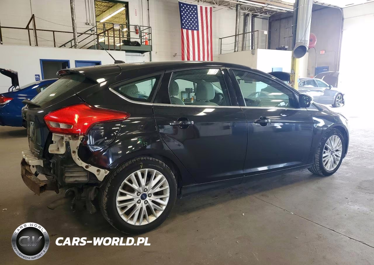 2015 Ford Focus Titanium VIN:1FADP3N22FL294071 - 3