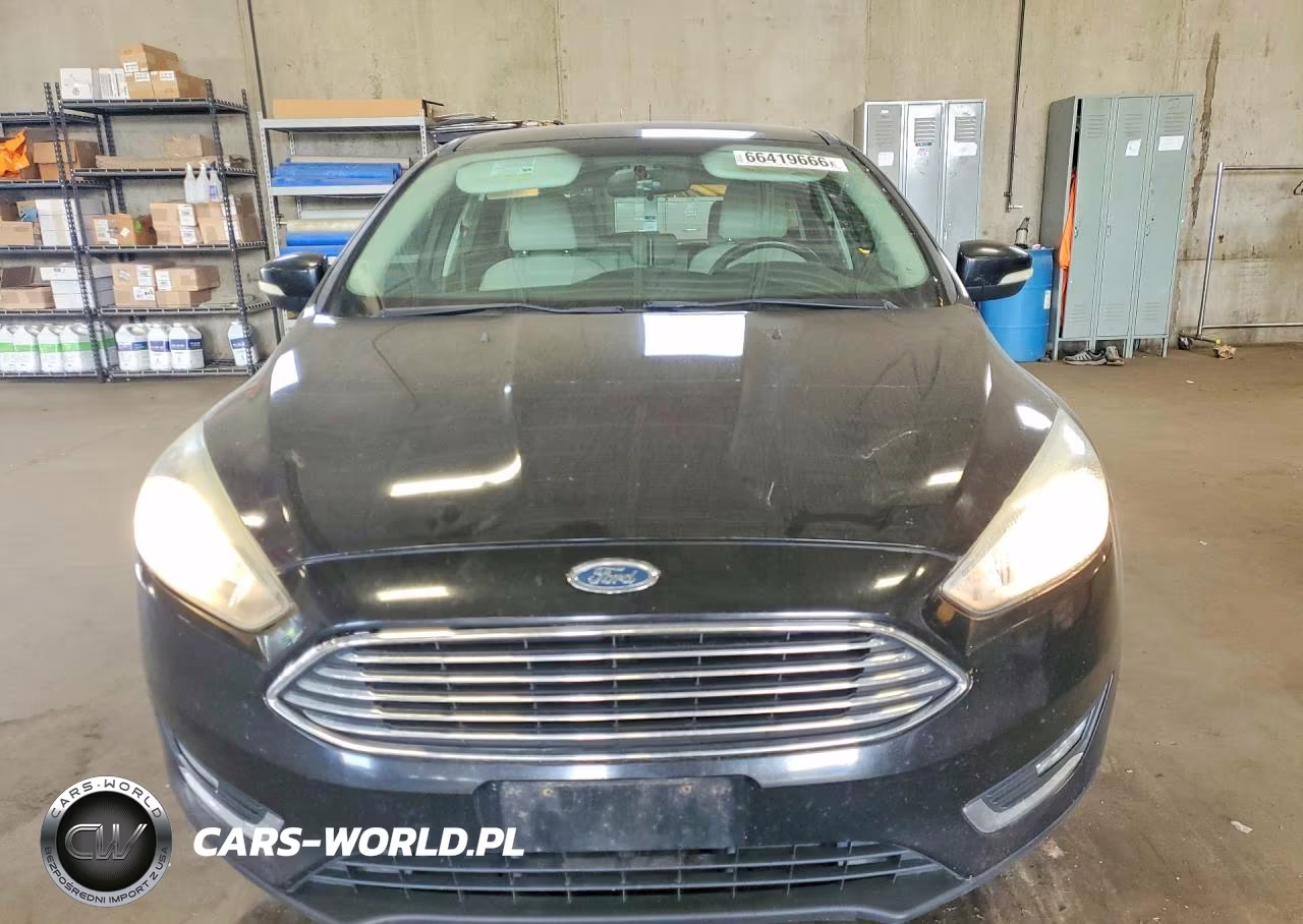 2015 Ford Focus Titanium VIN:1FADP3N22FL294071 - 5