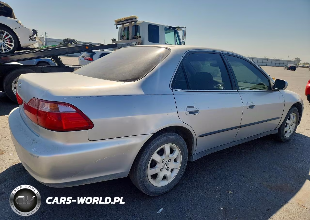 1999 Honda Accord Lx VIN:JHMCG564XXC035992 - 3