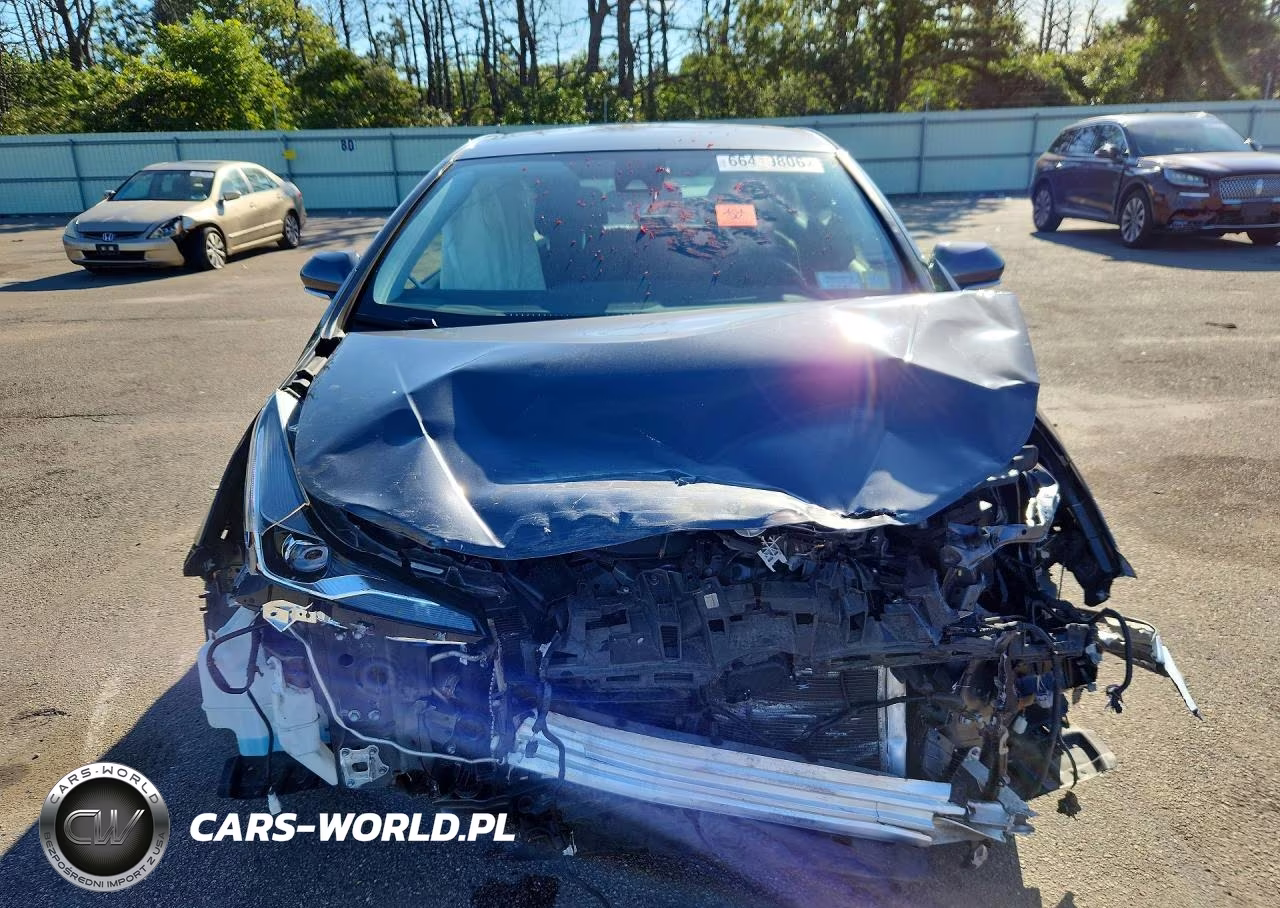 2019 Toyota Prius Le Awd-E VIN:JTDL9RFUXK3004429 - 5