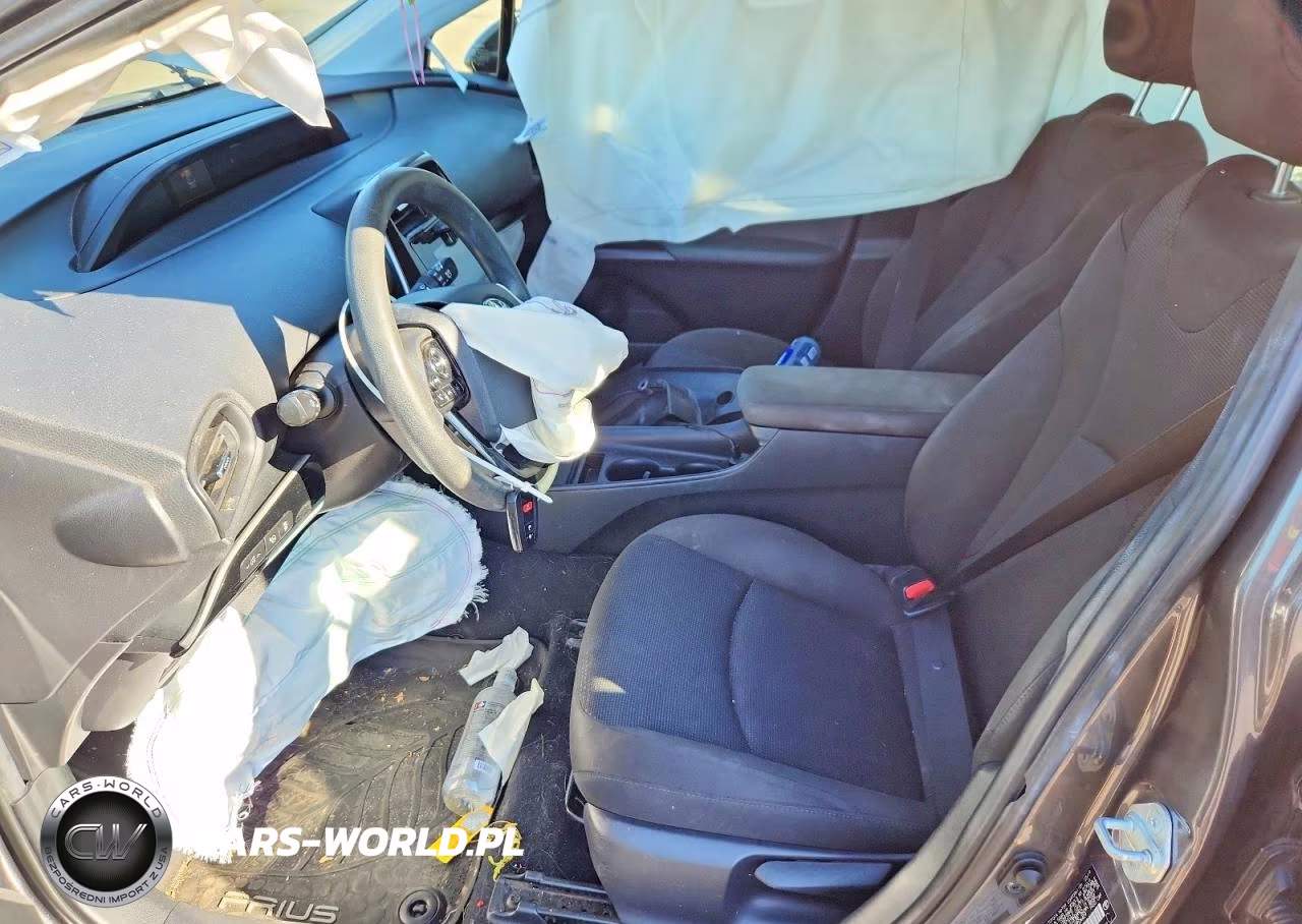 2019 Toyota Prius Le Awd-E VIN:JTDL9RFUXK3004429 - 7