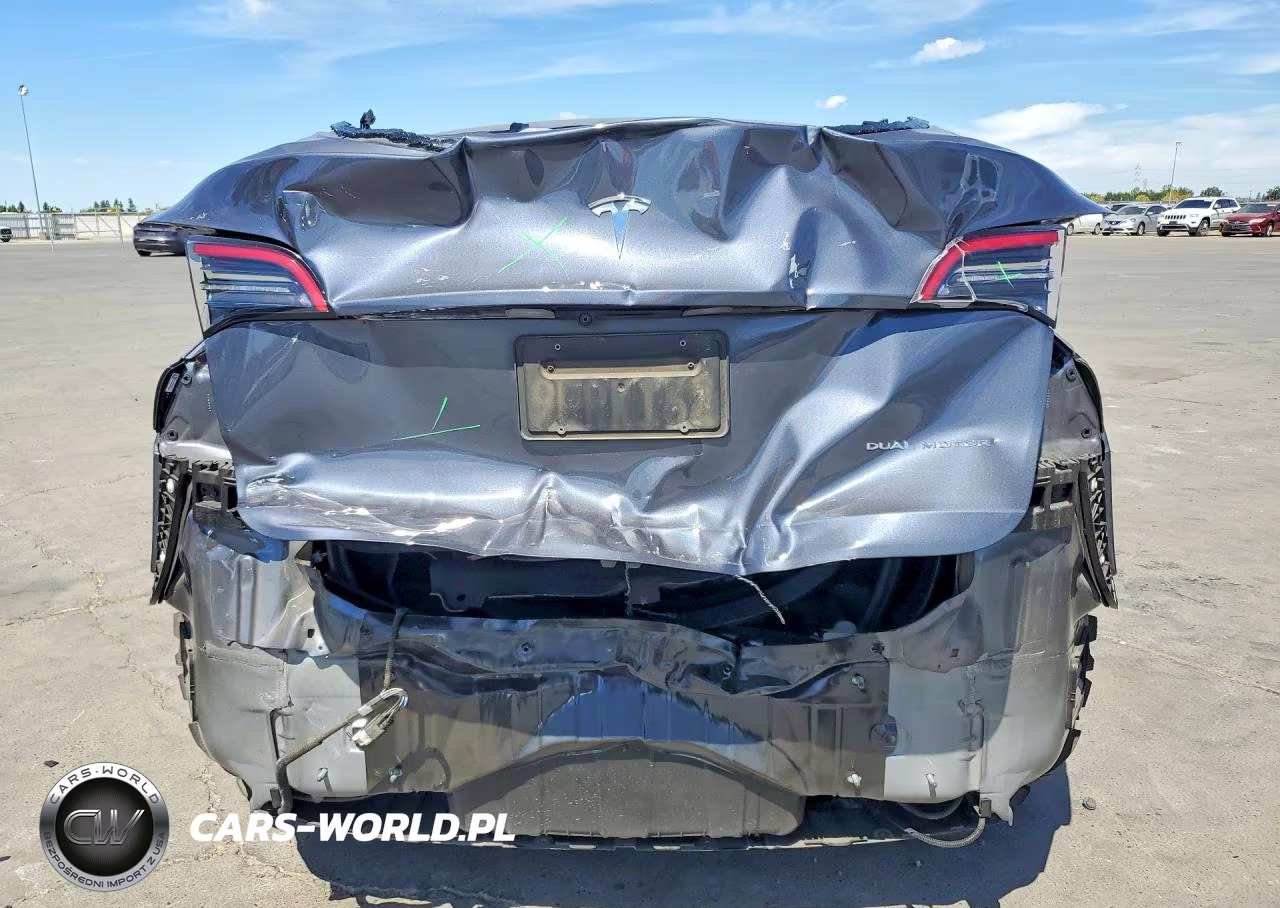 2023 Tesla Model Y VIN:7SAYGAEE0PF738551 - 6